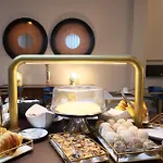 America Hotel 3*