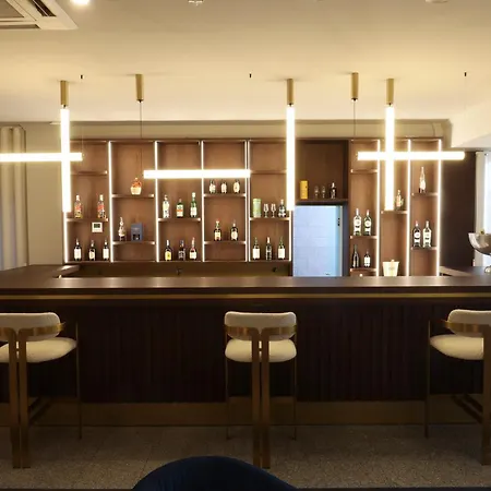 America 3* Porto