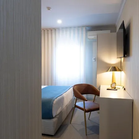 America 3* Porto