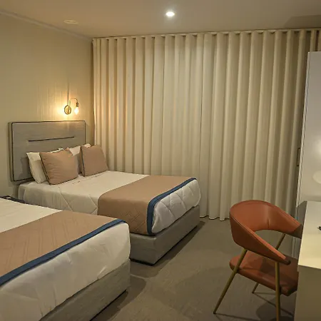 America 3* Porto