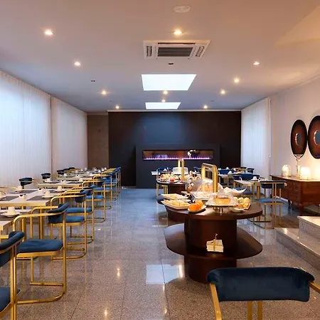 America Hotel 3*